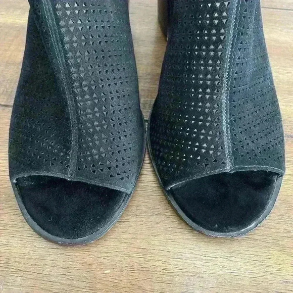 VINCE CAMUTO VC VASHA BLACK NUBUCK SANDAL PUMP HIGH HEEL Size 8M Lace Up - Picture 6 of 10